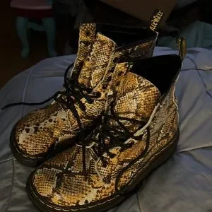 Dr marten snake leather boots brown/tan Dr Martens 1460, Snake Print, Size UK7-9, Brown Leather  main image 2